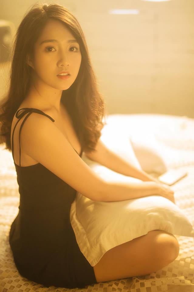 Kiều Trinh Xíu lột xác ngoạn mục từ hình tượng gái ngoan dịu dàng đến sexy hết nấc