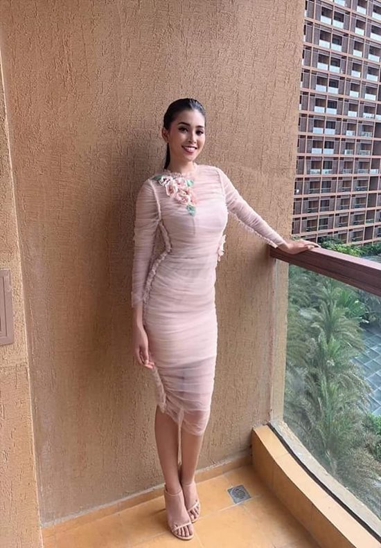 Jolie Nguyễn đẹp nhất tuần với váy khoe lưng thon