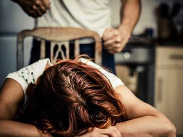 Gã đàn ông tưởng vợ là quỷ trong cơn ngáo đá