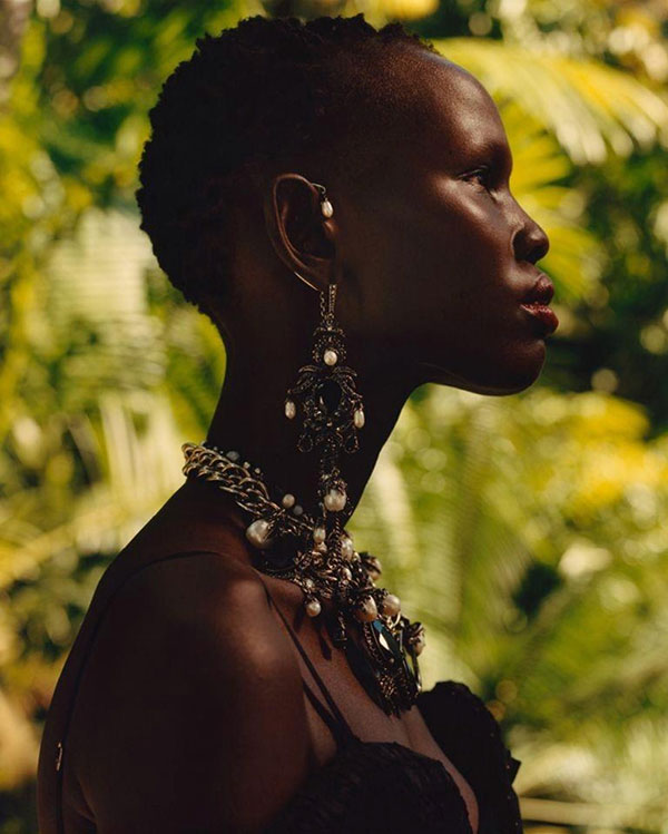 Bí mật phía sau ngành kinh doanh siêu mẫu