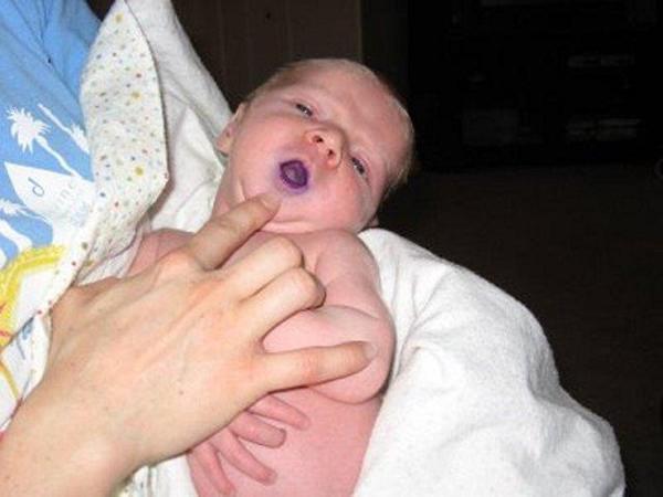 Hốt hoảng khi tay chân con tím ngắt, nhìn vào bữa ăn mẹ chuẩn bị liền hiểu lý do Hốt hoảng khi tay chân con tím ngắt, nhìn vào bữa ăn mẹ chuẩn bị liền hiểu lý do