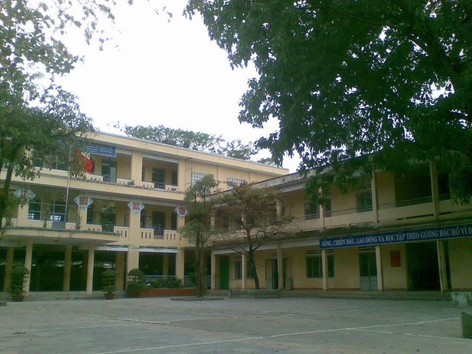 Nam sinh lớp 8 ở Đà Nẵng bị nhóm người lạ mặt đánh hội đồng ngay trước cổng trường