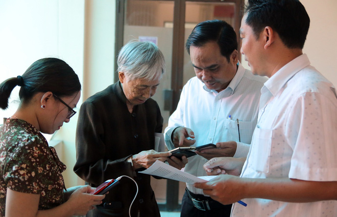 Chủ tịch TP HCM hứa không chần chừ, kéo dài vụ Thủ Thiêm