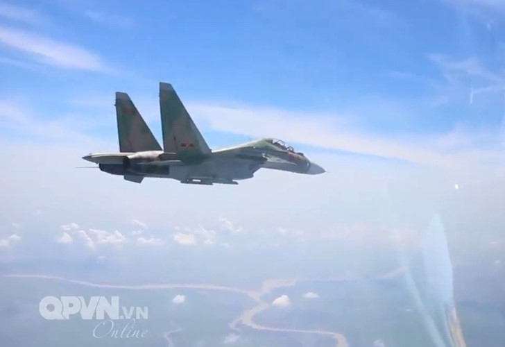 Việt Nam nghiên cứu chế tạo vật tư sửa chữa máy bay Su-27