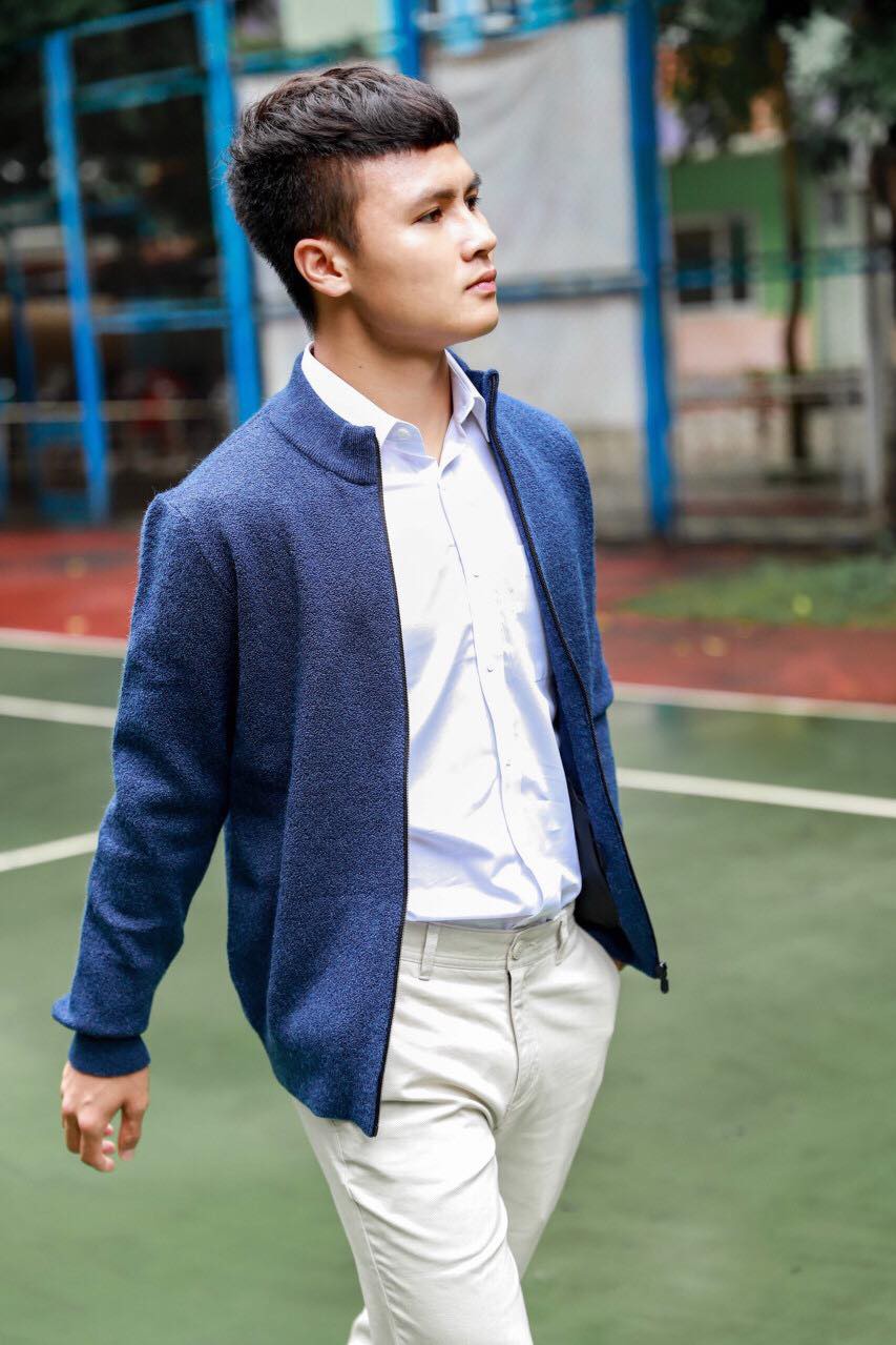 Đức Chinh, Quang Hải long lanh như soái ca, dàn tuyển thủ Việt Nam đua nhau bình luận hài hước