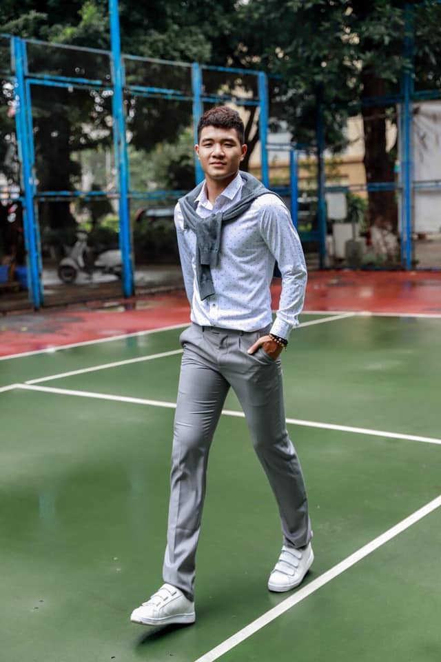 Đức Chinh, Quang Hải long lanh như soái ca, dàn tuyển thủ Việt Nam đua nhau bình luận hài hước