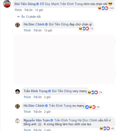 Đức Chinh, Quang Hải long lanh như soái ca, dàn tuyển thủ Việt Nam đua nhau bình luận hài hước