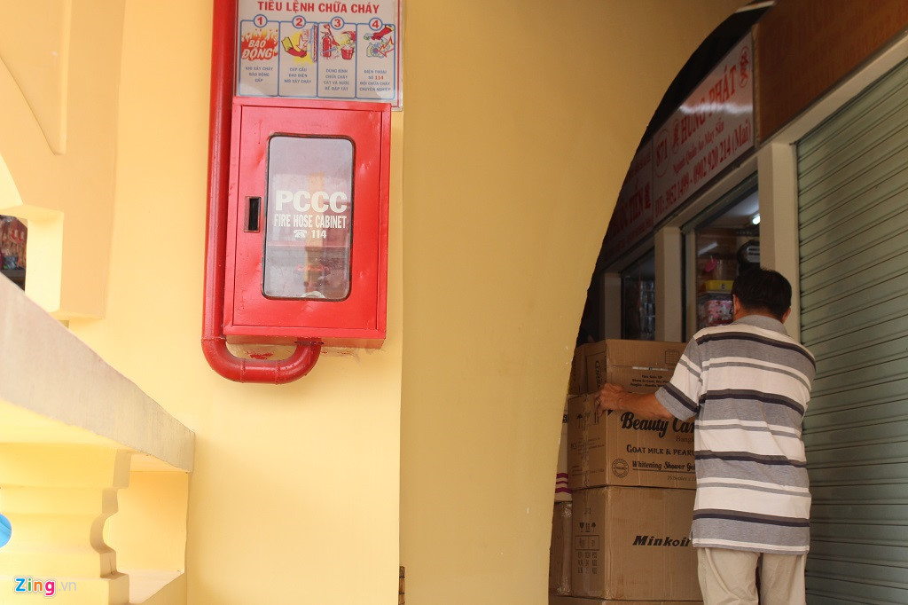 Video ảnh: Tiểu thương chợ Bình Tây trở lại bán sau 2 năm sửa chữa