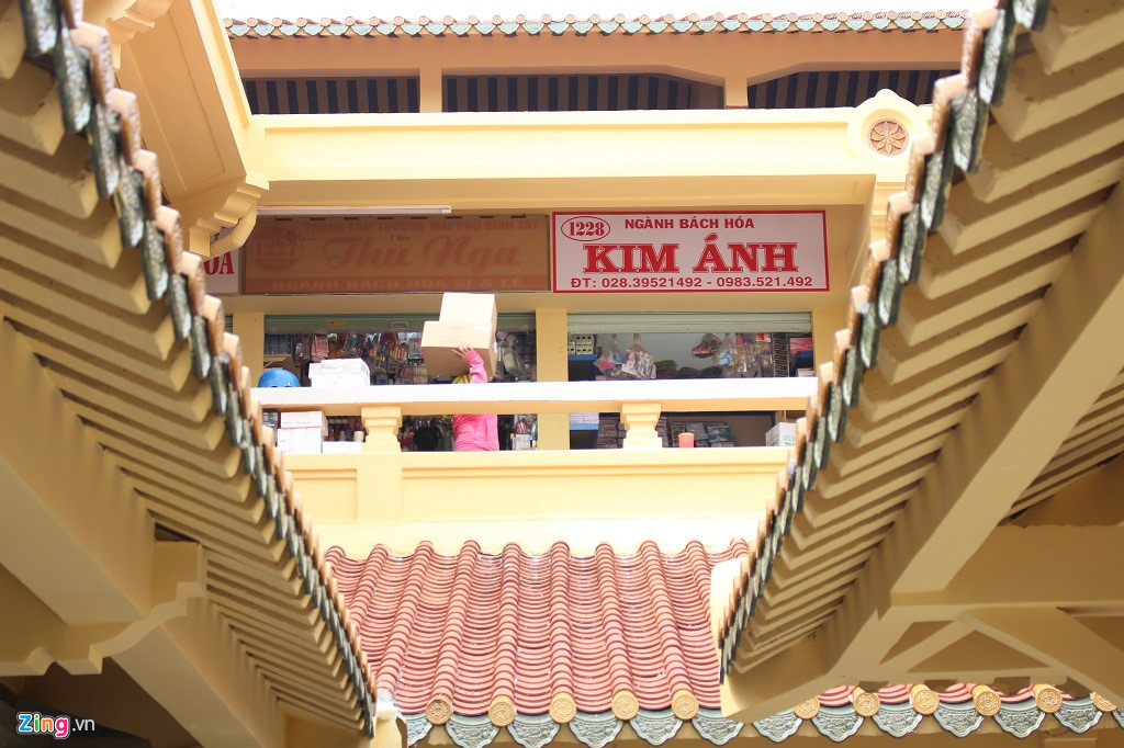 Video ảnh: Tiểu thương chợ Bình Tây trở lại bán sau 2 năm sửa chữa