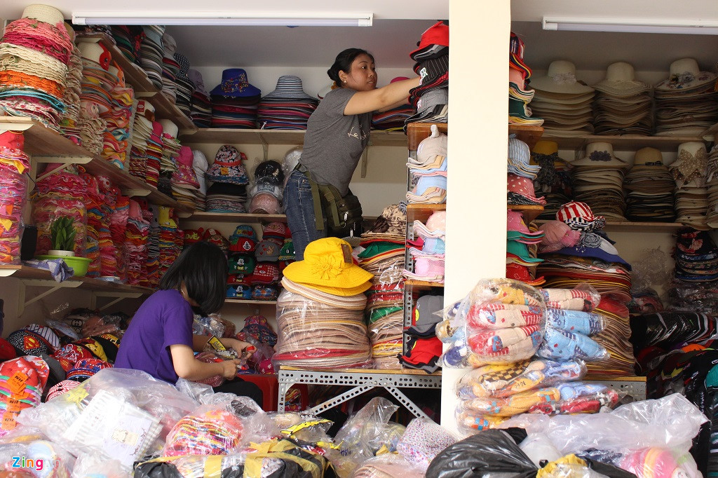 Video ảnh: Tiểu thương chợ Bình Tây trở lại bán sau 2 năm sửa chữa