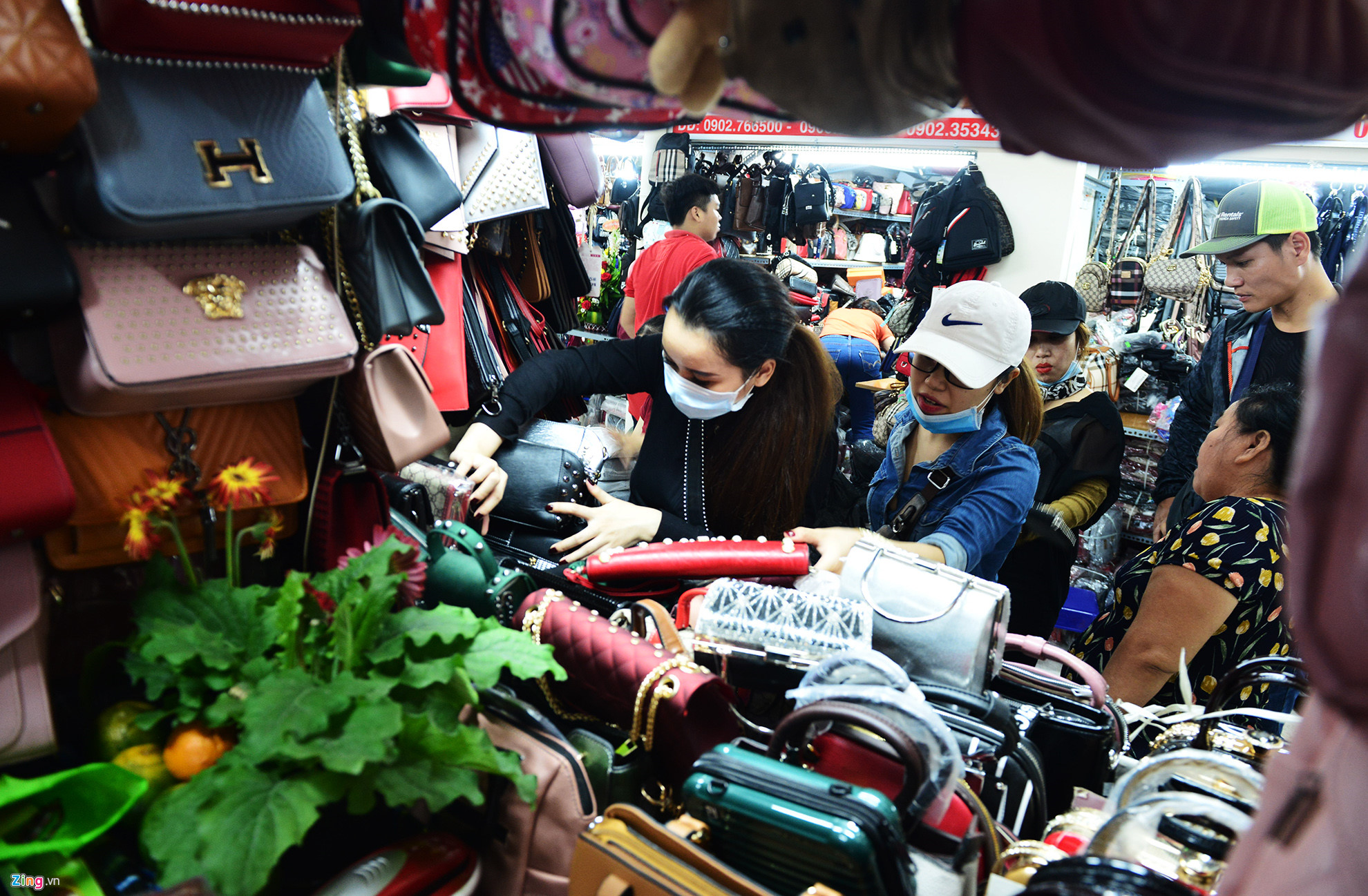 Video ảnh: Tiểu thương chợ Bình Tây trở lại bán sau 2 năm sửa chữa