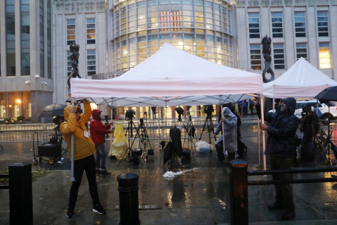 Cầu Brooklyn bị cấm, người xếp hàng đợi phiên xử trùm ma túy El Chapo