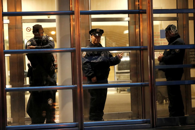 Cầu Brooklyn bị cấm, người xếp hàng đợi phiên xử trùm ma túy El Chapo