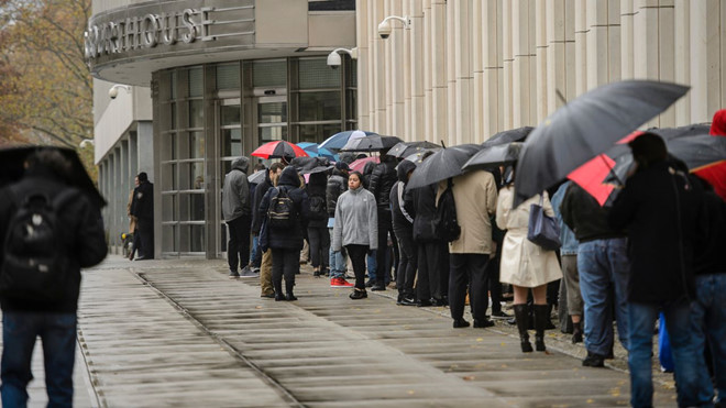 Cầu Brooklyn bị cấm, người xếp hàng đợi phiên xử trùm ma túy El Chapo