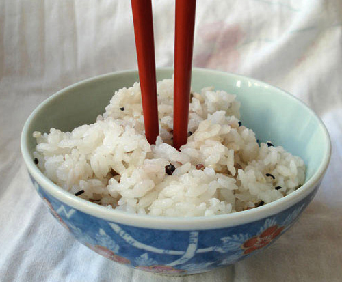 Trong bữa ăn phải tuyệt đối kiêng 8 điều này để tránh mang xúi quẩy về cho gia đình