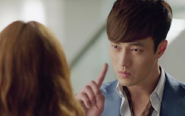 Vợ chồng cãi vã 1 ngày, đã thấy đàn em gái mưa ùa vào xúi: Bỏ đi nhanh còn kịp!