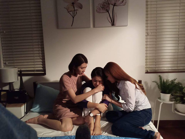 Gạo nếp gạo tẻ: Lê Phương đăng ảnh khóc sưng mắt khiến fan hốt hoảng, phải chăng Tường sẽ chết?