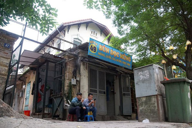 Cận cảnh gần 1000m2 đất vàng Hà Nội đòi làm nhà trẻ