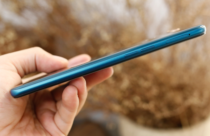 Oppo A7 về Việt Nam, giá 6 triệu đồng