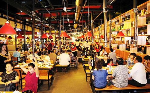 Cuộc cạnh tranh trên từng mét đất của hai ông lớn lẩu nướng, bia tươi