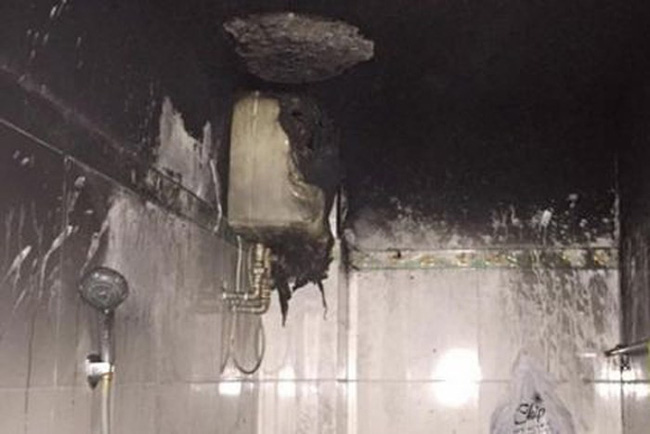 Đèn sưởi nhà tắm phát nổ như pháo hoa và lời cảnh báo cho các gia đình có trẻ nhỏ