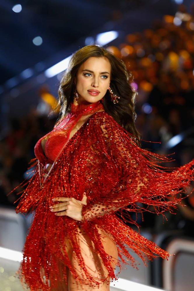 Ngắm dàn chân dài siêu nóng bỏng thiêu đốt ánh nhìn