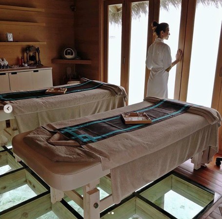 Bạn thân vô tình tiết lộ Hồ Hạnh Nhi mang thai lần hai ở tuổi 40 khi con trai mới được 1 tuổi