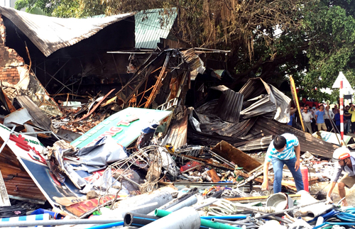 Cháy nhiều cửa hàng ở Bình Dương, một người tử vong