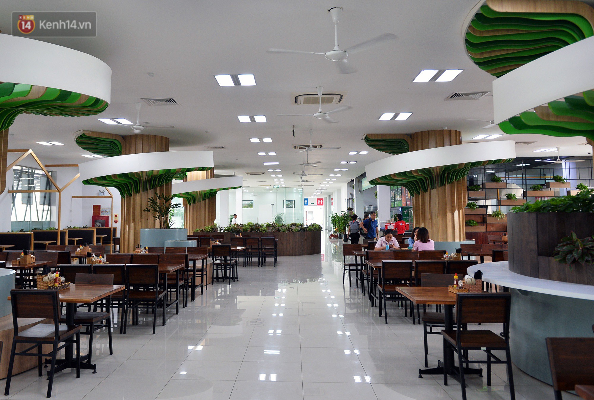 Bên trong trạm dừng chân 5 sao trên cao tốc hiện đại nhất Việt Nam có gì?