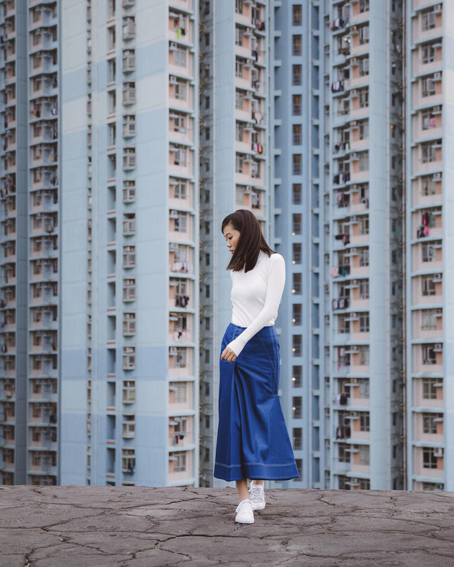 Đừng ngại diện áo thun dáng ôm bởi vẻ ngoài của các nàng trông sẽ trẻ trung, quyến rũ hơn hẳn đấy!