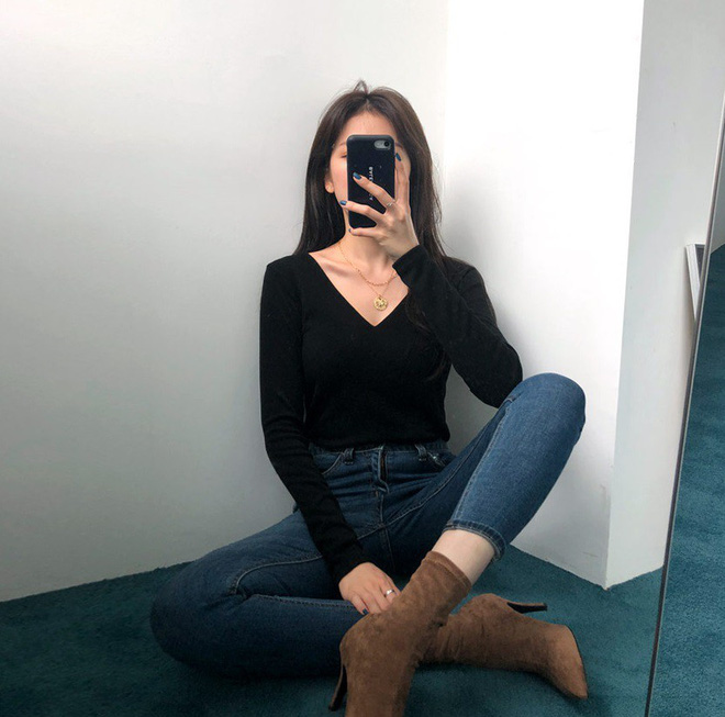 Đừng ngại diện áo thun dáng ôm bởi vẻ ngoài của các nàng trông sẽ trẻ trung, quyến rũ hơn hẳn đấy!