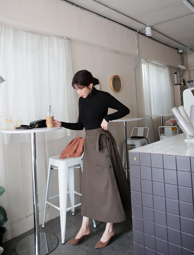 Đừng ngại diện áo thun dáng ôm bởi vẻ ngoài của các nàng trông sẽ trẻ trung, quyến rũ hơn hẳn đấy!