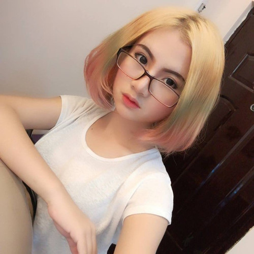 Đi cổ vũ đội AFF Cup 2018, nữ CĐV Myanmar bỗng nổi như cồn trên MXH