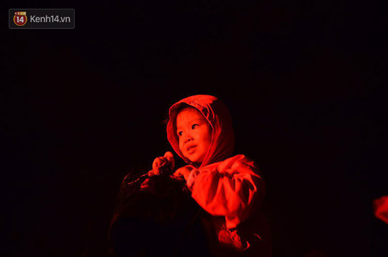 Hàng triệu CĐV cả nước ùa ra đường ăn mừng sau chiến thắng 2-0 của đội tuyển Việt Nam trước Malaysia