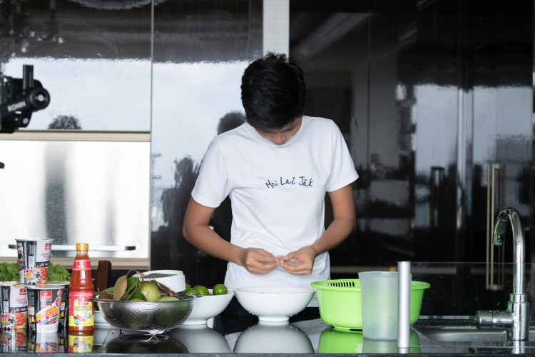 HHen Niê lần đầu bật mí về tuổi thơ lanh chanh cũng như điều mẹ nghiêm cấm khi thành Hoa hậu