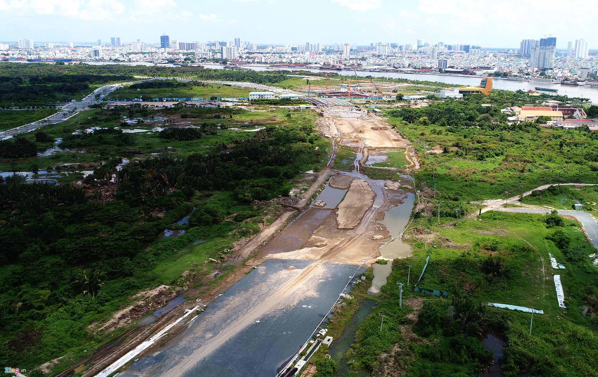 Video ảnh: Cận cảnh 4 tuyến đường 12.000 tỷ ở Thủ Thiêm do ông Tất Thành Cang ký