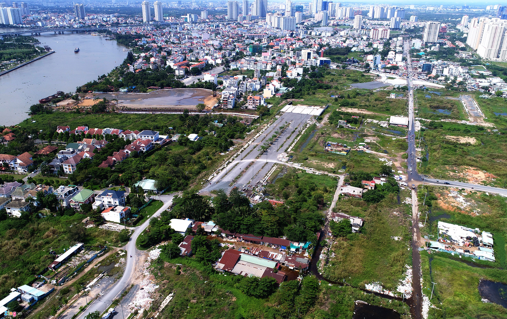 Video ảnh: Cận cảnh 4 tuyến đường 12.000 tỷ ở Thủ Thiêm do ông Tất Thành Cang ký