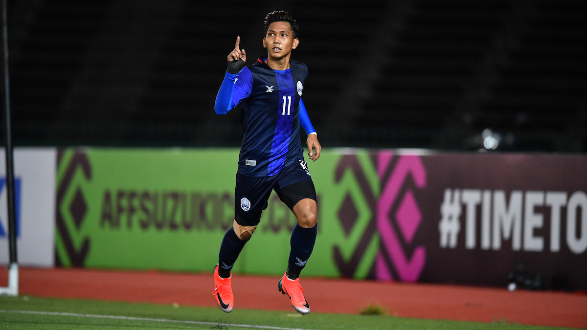 Messi Campuchia lập công, chủ nhà có 3 điểm đầu tiên