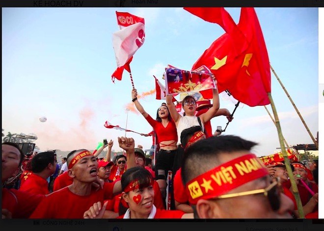 AFF Cup: Fan Việt nhuộm đỏ Facebook trước trận Việt Nam - Malaysia