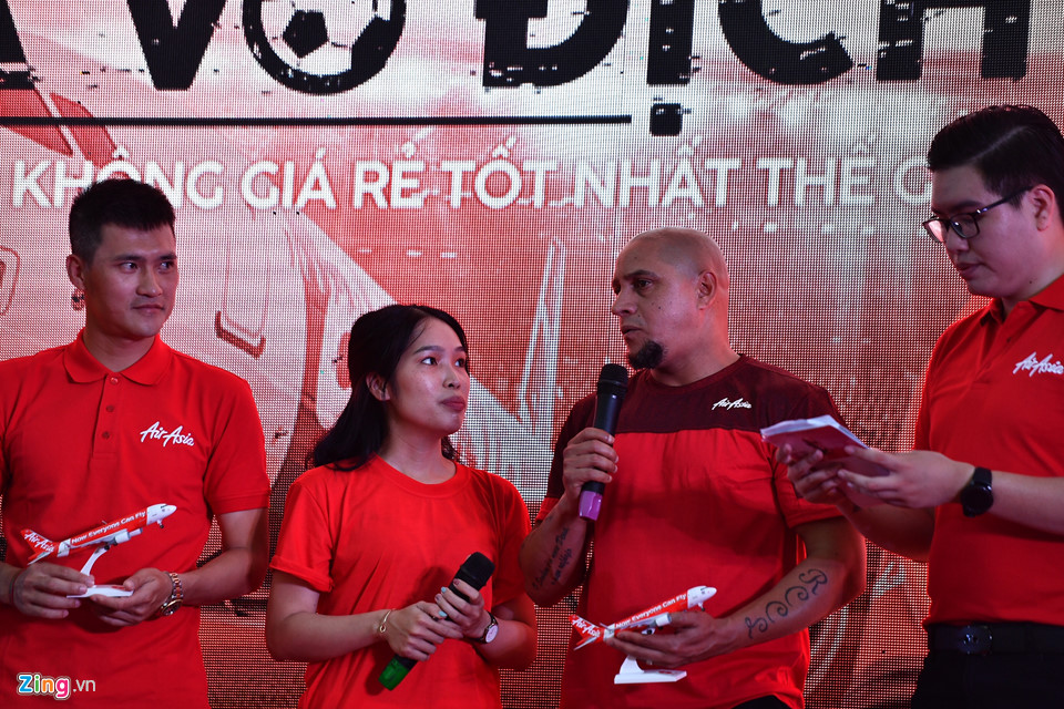 Huyền thoại Roberto Carlos giao lưu cùng người hâm mộ tại sân Mỹ Đình