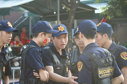 Roberto Carlos tới sân Mỹ Đình, an ninh thắt chặt trước trận Việt Nam gặp Malaysia