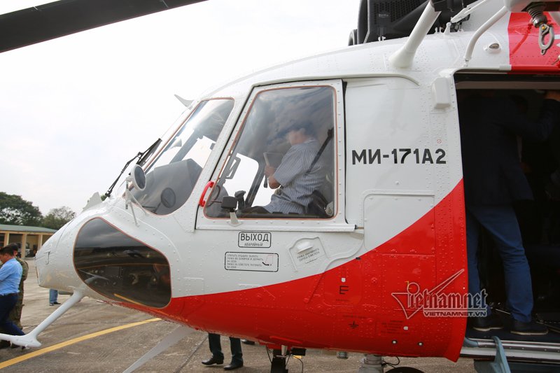 Video - Ảnh: Hai trực thăng Nga trình diễn ấn tượng trên bầu trời Hà Nội