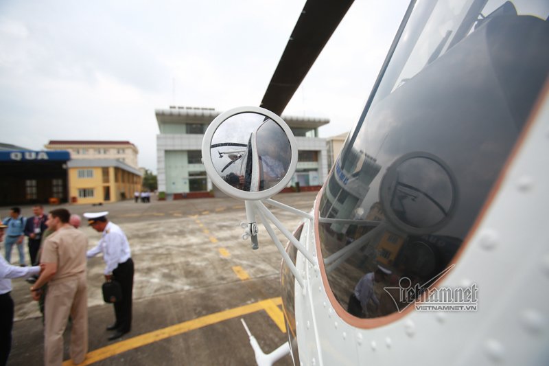 Video - Ảnh: Hai trực thăng Nga trình diễn ấn tượng trên bầu trời Hà Nội