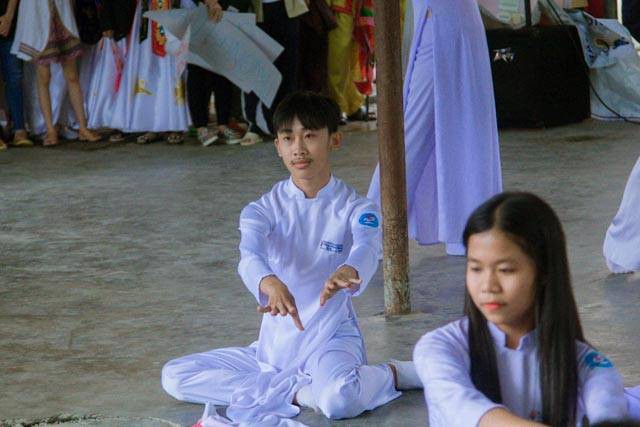 Loạt ảnh chứng minh việc diện váy, múa dẻo đã không còn là đặc thù của cánh con gái