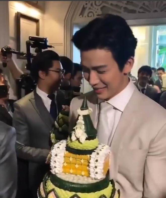 Đám cưới cặp quyền lực nhất Tbiz Push Puttichai và Jooy: Hôn lễ truyền thống siêu sang, dàn phù dâu phù rể khủng