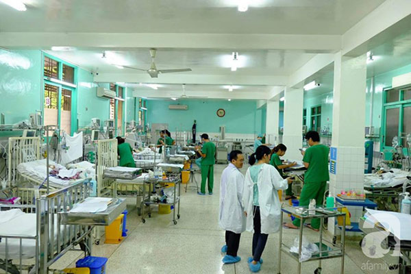 Thấy trẻ đau bụng, có vết đen lạ trên môi: Cha mẹ coi chừng con mắc hội chứng nguy hiểm, dễ dẫn đến ung thư