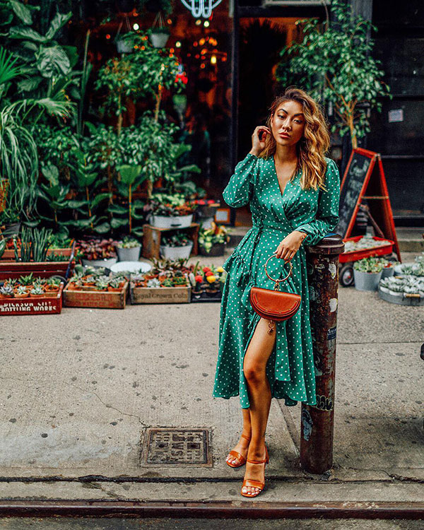 Diện items được làm bằng 4 chất liệu vải này sẽ giúp sang chảnh hoá phong cách của các nàng ngay lập tức