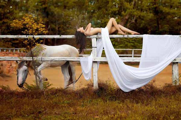 Đuổi khỏi hồ vì ô uế sen, người yêu đánh ghen..: Bi hài sau tấm ảnh nude Việt