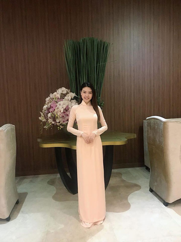 Đẳng cấp nữ hoàng sắc đẹp Ngọc Duyên: 6 tháng sau sinh đã dáng chuẩn từng milimet, diện đầm ôm sát chẳng hề kém Hà Hồ