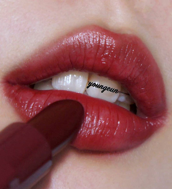 Tưởng chỉ được cái bóng nhẫy nhưng son nhiều dưỡng lên môi đẹp đến không ngờ, nàng công sở khó mà không mê Tưởng chỉ được cái bóng nhẫy nhưng son nhiều dưỡng lên môi đẹp đến không ngờ, nàng công sở khó mà không mê